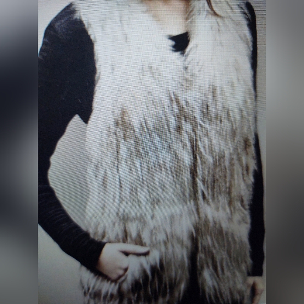 NWt Sebby Collection 🩶 Faux-Fur Sweater VEST Size: L Creamy+Grey